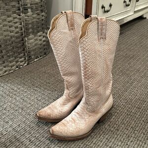 IDYLLWIND - STRUT WHITE WESTERN BOOTS - SNIP TOE